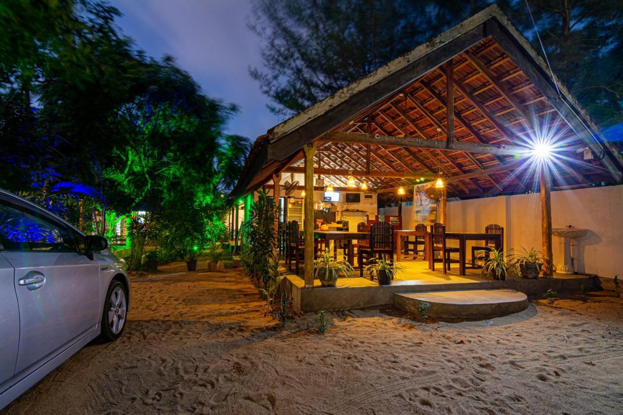 Comfort Beach Hotel Аругам Экстерьер фото